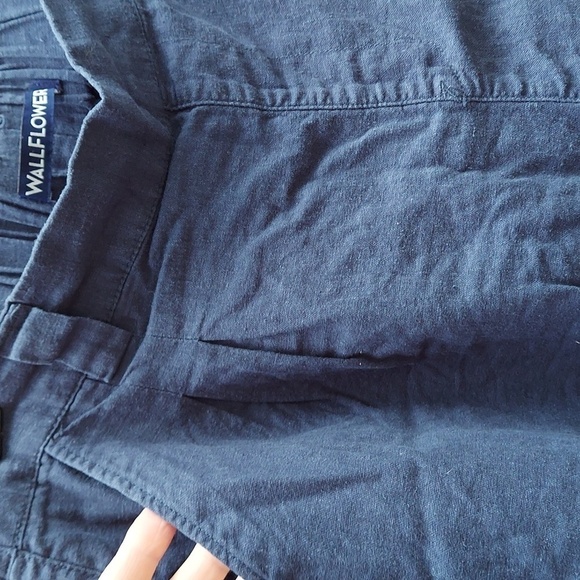 Wallflower shorts. Size XL. - Picture 6 of 6